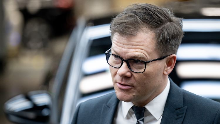 Carsten Schneider nennt die Stärke der AfD die "größte Gefahr für die wirtschaftliche Entwicklung Ostdeutschlands".
