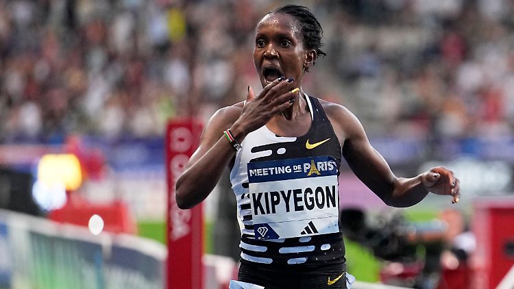 Kipyegon ist jetzt zweifache Weltrekord-Inhaberin.