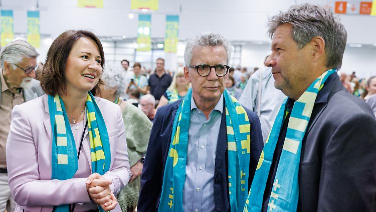 Homeoffice könne "nicht der Regelfall und der Normalfall für menschliches Arbeiten sein", findet Kirchentagspräsident Thomas de Maizière.