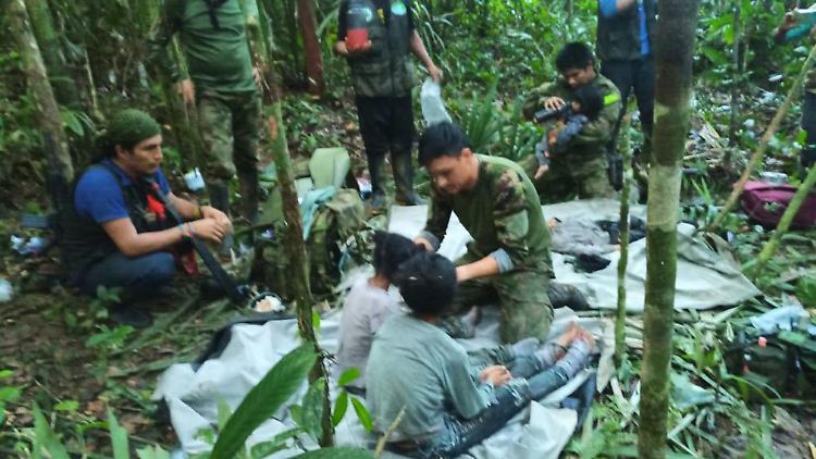 Die Kinder werden nun im Militärhospital der Hauptstadt Bogotá versorgt.