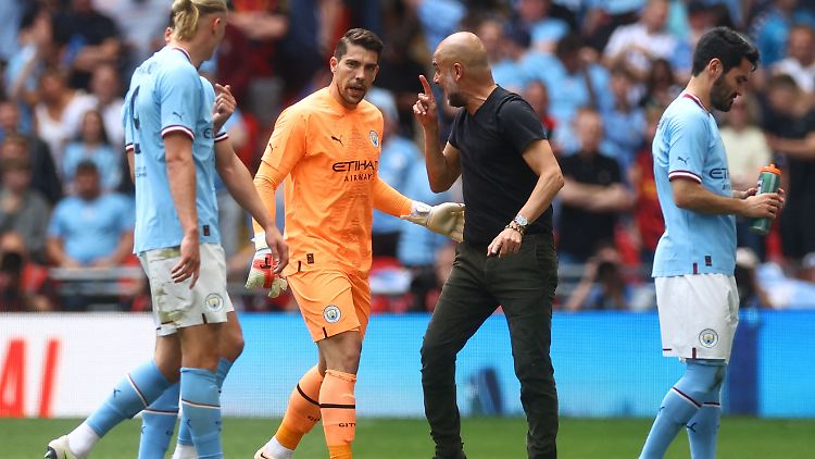 Lässt Pep Guardiola seine Nummer zwei zum FC Bayern ziehen?
