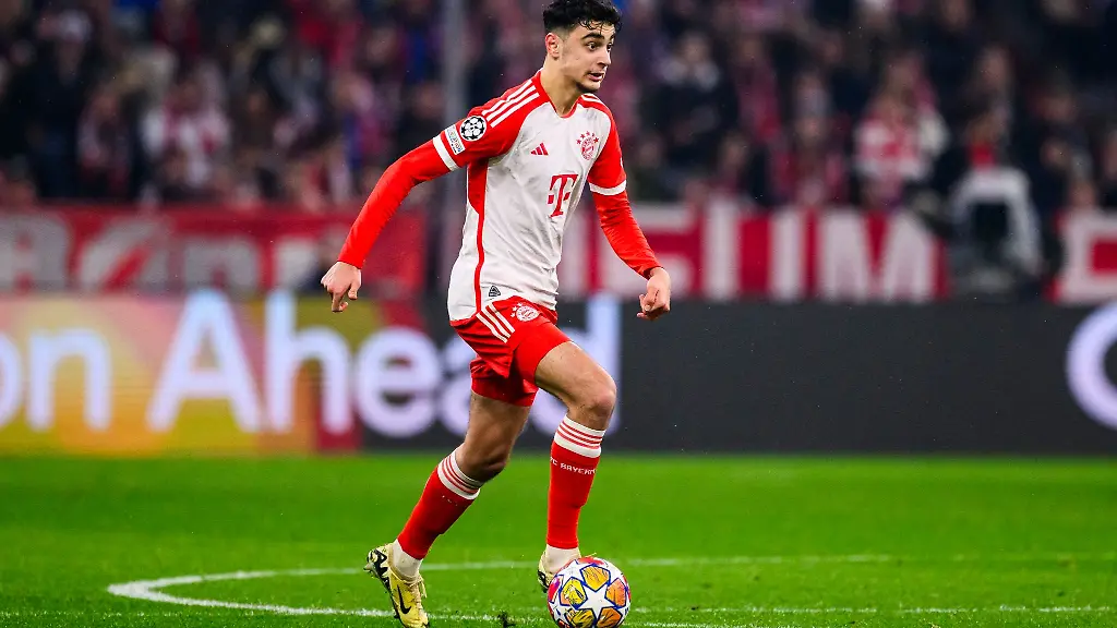 Muenchens-Aleksandar-Pavlovic-in-Aktion