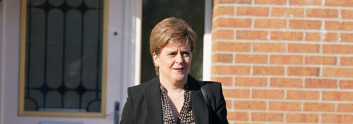 405176995.jpg