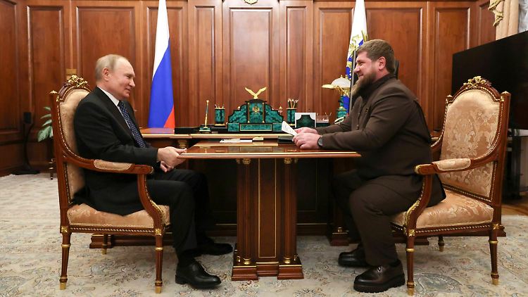 Kremlchef Putin (l.) bei einem Treffen mit dem tschetschenischen Machthaber Kadyrow im März. 