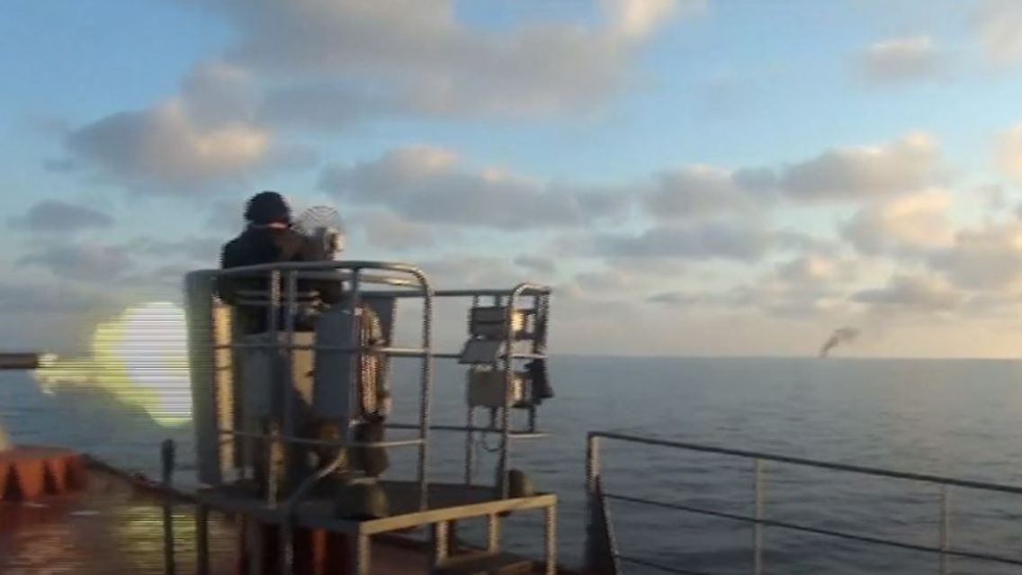 Kriegsschiff_Wasserdrohnen.JPG