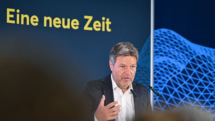 Die Liberalen lassen sich zu viel Zeit, lässt Habeck in Bad Saarow durchblicken.