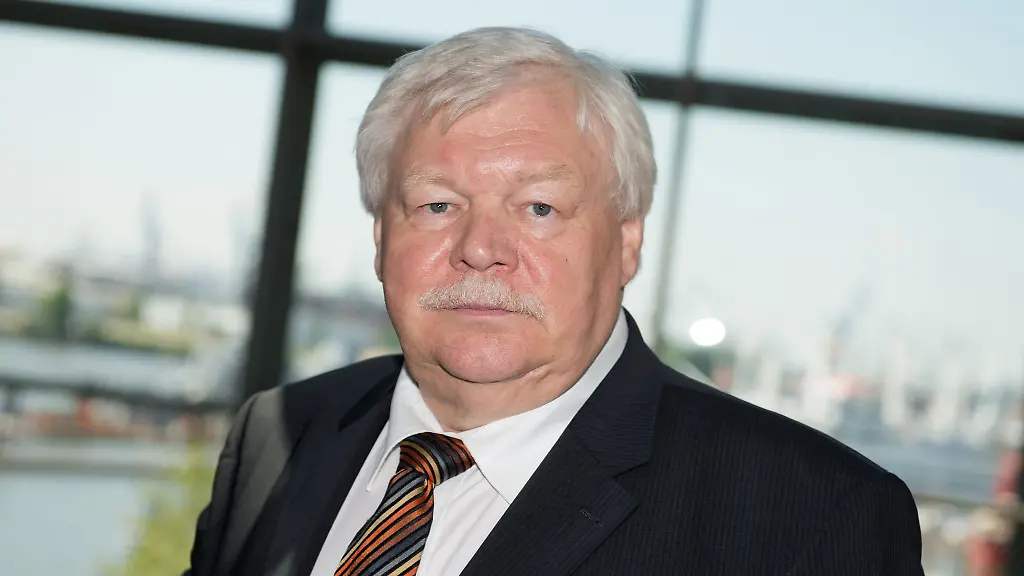 Der-damalige-Praesident-der-Hochschulrektorenkonferenz-Horst-Hippler
