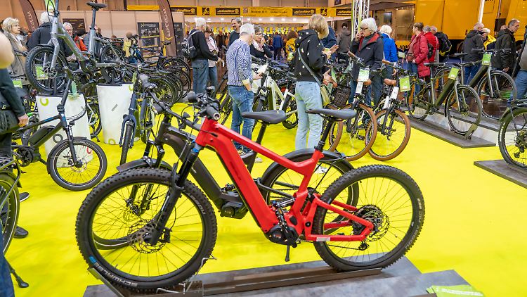 Auf der Fahrradmesse in Essen. Das Interesse der Kundschaft an Elektrofahrrädern steigt, bereits jeder Vierte in Deutschland hat eins.