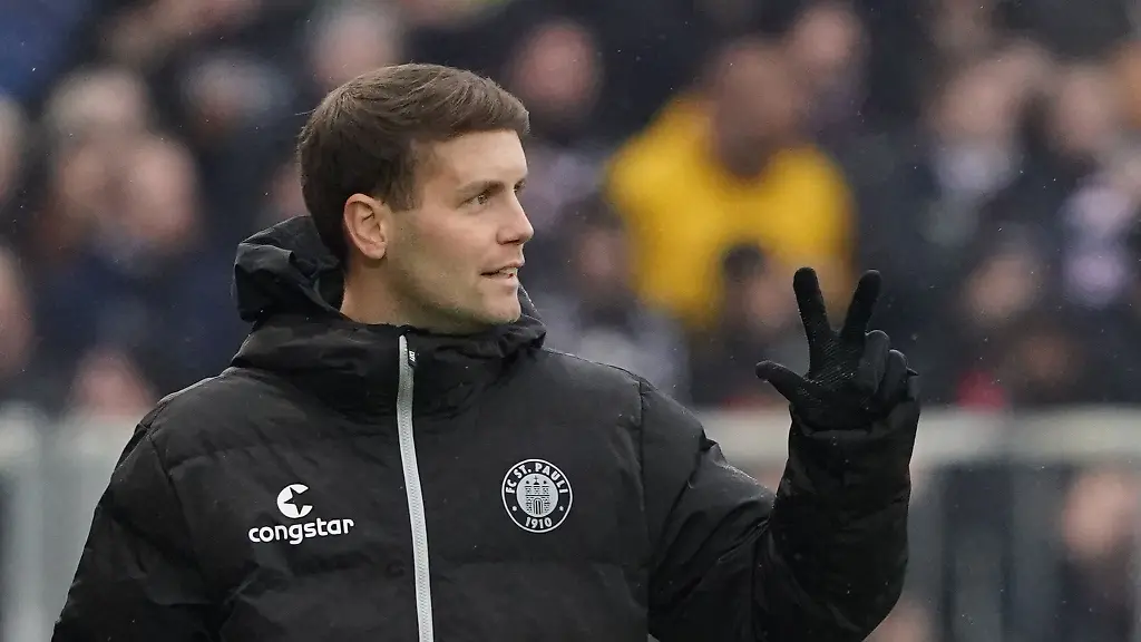 Fabian-Huerzeler-bleibt-Trainer-des-FC-St-Pauli