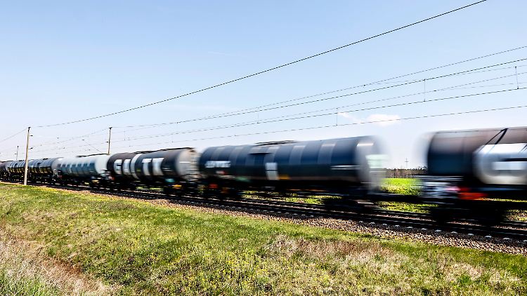 "Die derzeit vorliegende Rezession wird jedoch insgesamt als nicht besonders bedrohlich eingeschätzt", urteilt das ZEW.