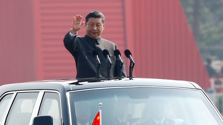Mit 15 Jahren wurde Xi aufs Land geschickt, wo er jahrelang Getreide schleppte. Heute ist er der mächtigste Mann in China.