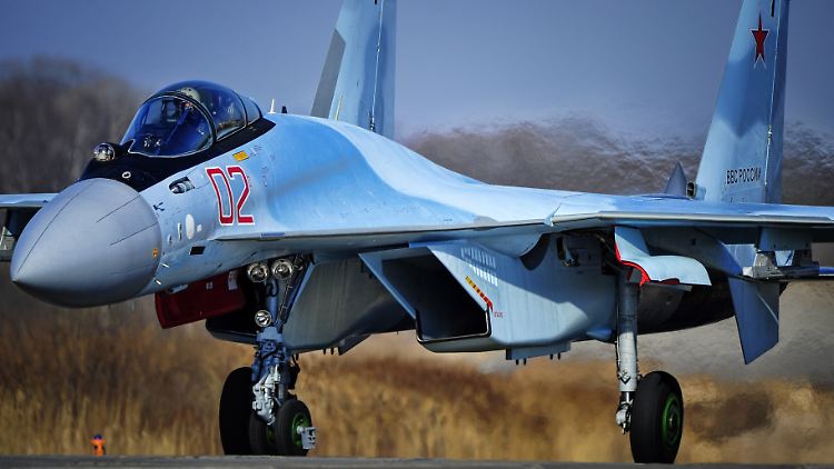 Ein russischer Kampfjet vom Typ Su-35. (Archivbild) 