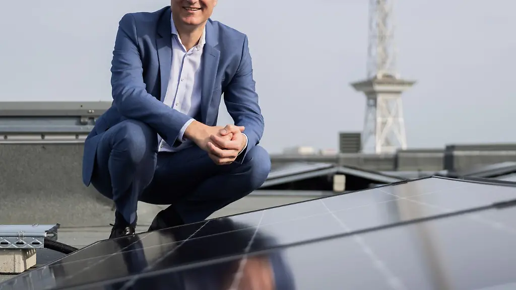 Der-Berliner-Messe-Chef-Mario-Tobias-sieht-das-Image-Deutschlands-durch-die-Streiks-bei-Bahn-und-Lufthansa-gefaehrdet