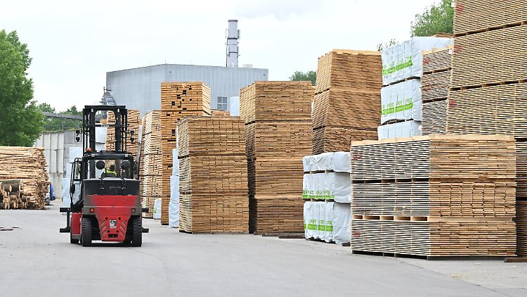 Mit dem sinkenden Preisdruck im Großhandel könnte auch die Inflation in Deutschland weiter nachlassen.