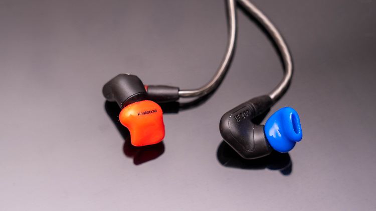 Custom Comfort Tips sehen ganz anders als normale Silikonaufsätze aus.
