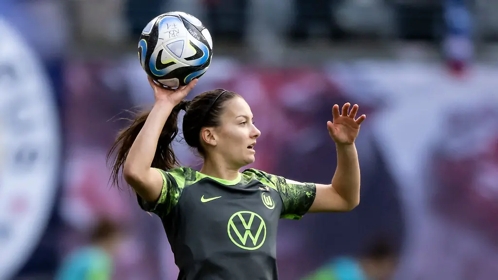 Wolfsburgs-Joelle-Wedemeyer-in-Aktion