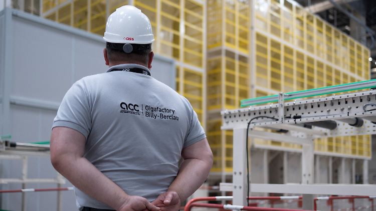 Die Gigafactory im französischen Billy-Berclau der Automotive Cells Company (ACC), einem Gemeinschaftsunternehmen von Stellantis, TotalEnergies und Mercedes.