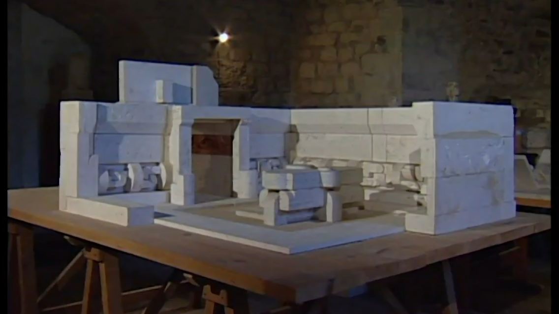 Der unterirdische Bereich des Mausoleums im Modell.