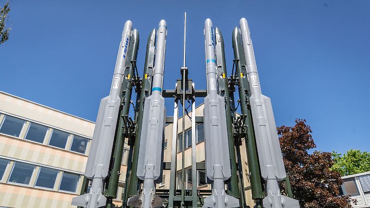 Deutschland soll gegen Angriffe aus der Luft nicht länger wehrlos sein: Das System IRIS-T wird bereits in der Ukraine eingesetzt.