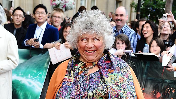 Margolyes bei der Premiere eines der Harry Potter-Filme im Jahr 2011 - damals noch im Gewand und ohne Törtchen.