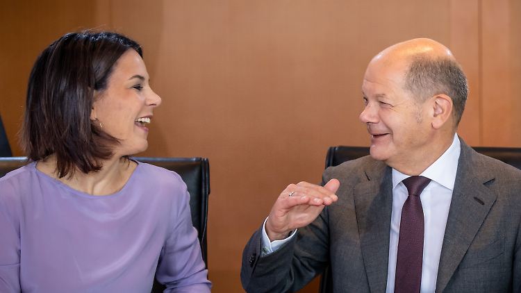 Am Tag der Präsentation der Sicherheitsstrategie wurde Einigkeit demonstriert. Auf dem Weg dorthin gab es viel Gerangel.