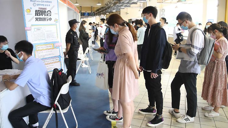 Jobmesse für Berufsanfänger in Shanghai. (Archivbild)