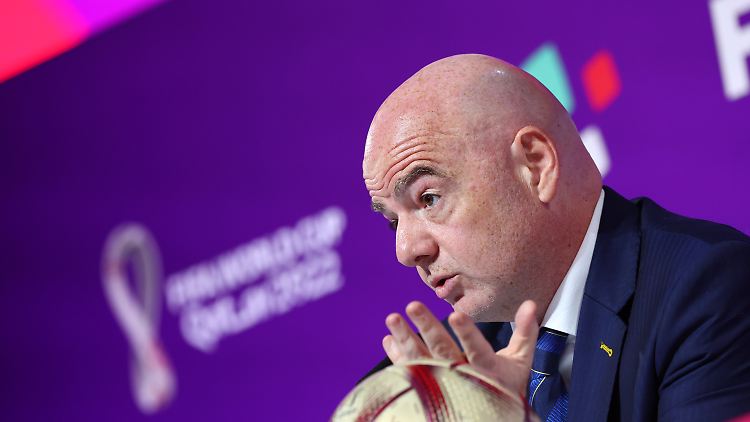 Die FIFA soll tätig werden und unverzüglich den betroffenen Menschen eine angemessene Entschädigung für die erlittenen Verstöße bereitstellen.