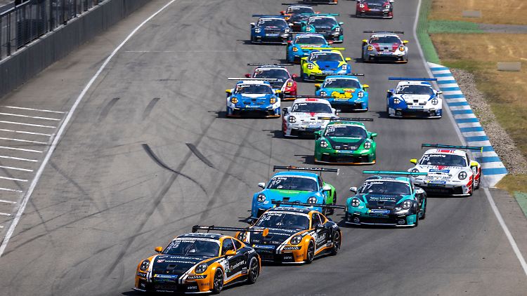Larry ten Voorde (Startnummer 25) überholte GP Elite-Teamkollege Loek Hartog (24) direkt nach Start zum dritten Rennen des Porsche Carrera Cup Deutschland.