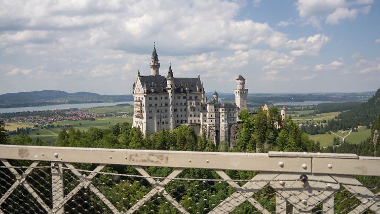 Der Angriff ereignete sich in der Nähe der Marienbrücke, von wo aus täglich viele Touristen einen Blick auf das Schloss Neuschwanstein werfen.