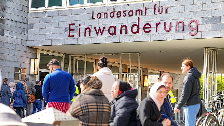 Deutsche Ausländerbehörden zu digitalisieren ist nach Ansicht von Scholz "eine gigantische Modernisierungsaufgabe".