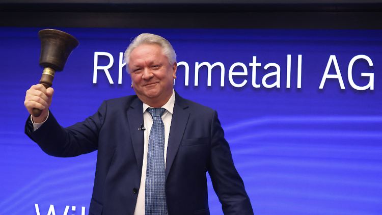 Auch bei den Anlegern ist Rheinmetall derzeit gefragt: Konzernchef Papperger im März an der Frankfurter Börse. 