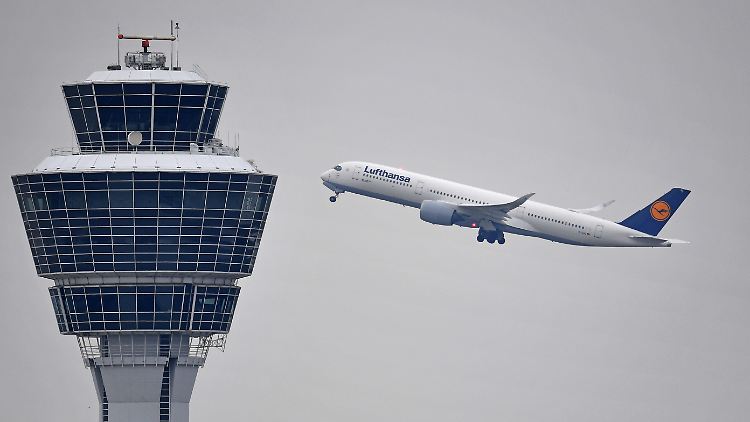 Die Lufthansa-Flugzeuge könnten bald wieder am Boden bleiben.