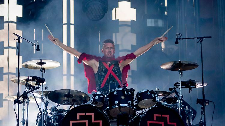 "Wie im Schock", fasst Ramstein-Drummer Schneider seine Gefühlslage zusammen.