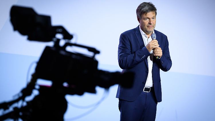 Wirtschaftsminister Habeck fürchtet, dass Dauerstreit Vertrauen zerstört.