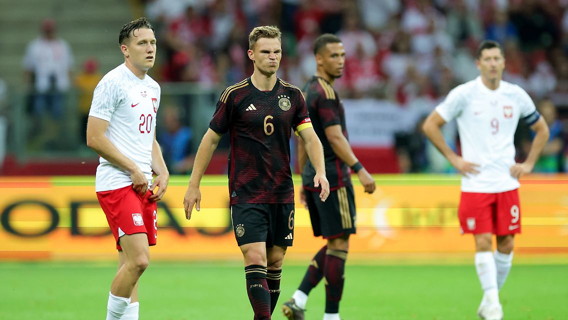 Robert Lewandowski (r.) würde bei Barcelona gerne wieder mit Joshua Kimmich zusammenspielen.