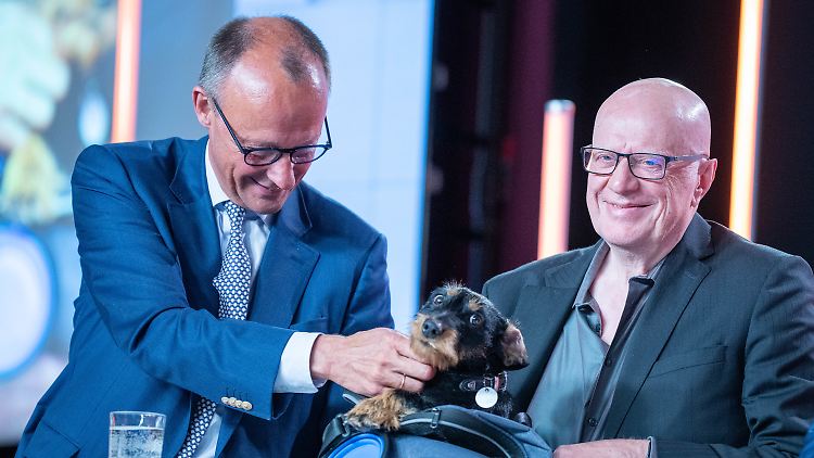 Ralf Fücks brachte zur Diskussion mit Friedrich Merz und Carsten Linnemann seinen Rauhaardackel mit. Der verhielt sich allerdings ruhig.