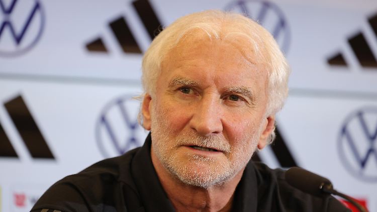 "In der zweiten Halbzeit ist die Mannschaft so aufgetreten, wie wir das erwarten", sagte Völler.