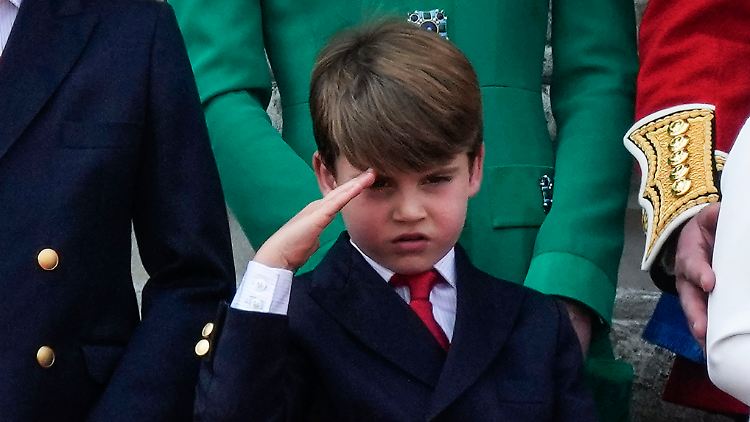 Prinz Louis hatte am Samstagmittag jedenfalls seinen Spaß.