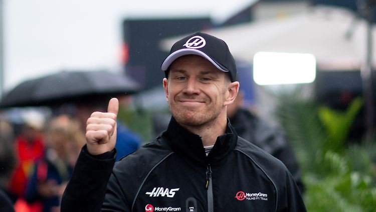 Einen Daumen hoch gibt es von Hülkenberg nur für seine eigene sportliche Leistung. 