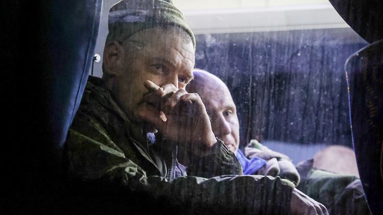 Diese Männer sind im April durch einen Gefangenenaustausch in ihre russische Heimat zurückgekehrt.
