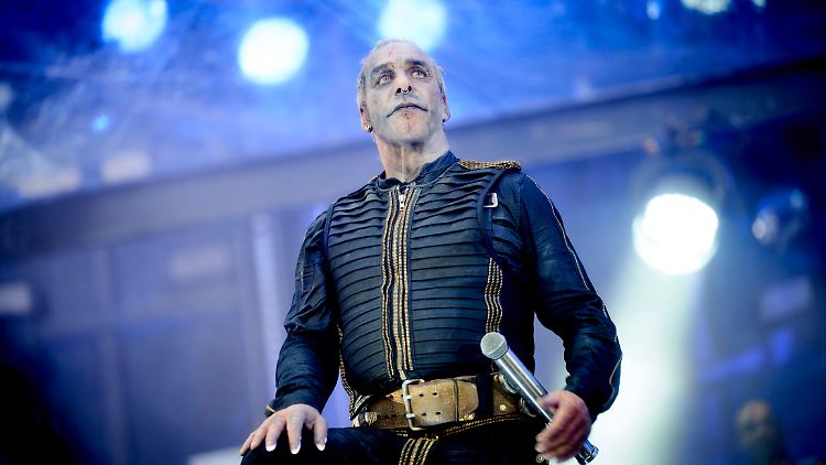 "Ausnahmslos unwahr" lässt Till Lindemann seine Anwälte die gegen ihn erhobenen Vorwürfe nennen.