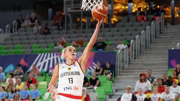 Leonie Fiebich steuerte 13 Punkte zum wichtigen Erfolg der DBB-Frauen bei.