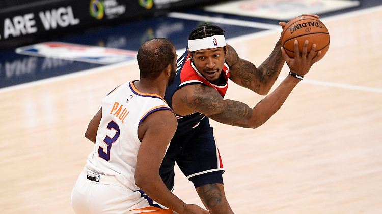Chris Paul und Bradley Beal tauschen in der kommenden Saison offenbar die Trikots.