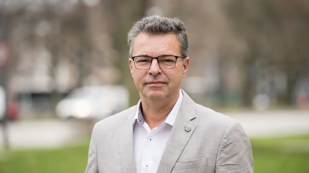 ee836fddb56981f5ea4c499fc9c88d53