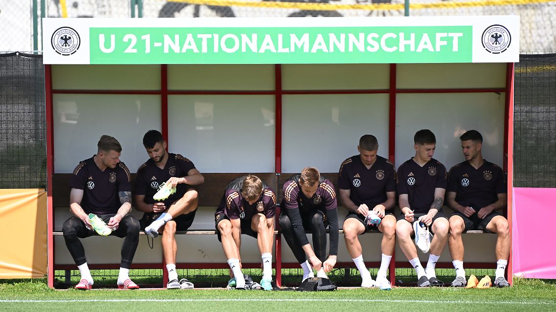 Denn seit Mittwoch läuft in Georgien und Rumänien die U21-Europameisterschaft im Fußball.
