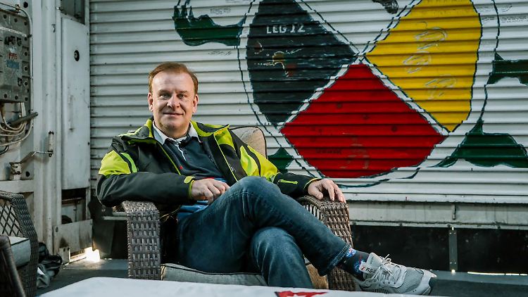 Hamish Harding ist britischer Geschäftsmann und Abenteurer. Zusammen mit vier weiteren Insassen der "Titan" wird derzeit fieberhaft nach ihm gesucht.