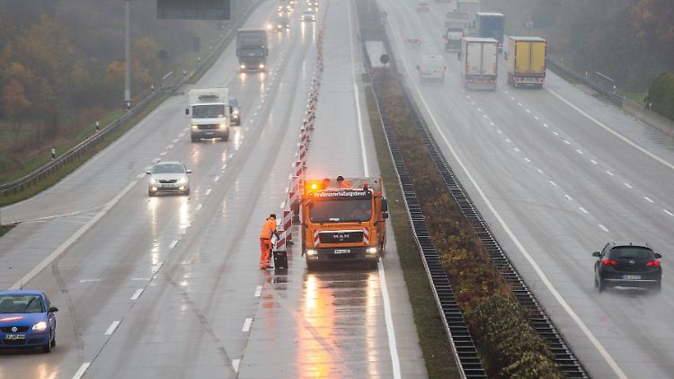 Den linken Fahrstreifen einer Autobahn könnten zum Beispiel nur noch stark besetzte Fahrzeuge nutzen. So wird es in den USA bereits teilweise praktiziert.