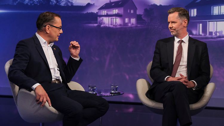 Man könne die AfD entzaubern, indem man ganz genau hinschaue, erklärt FDP-Fraktionschef Christian Dürr.