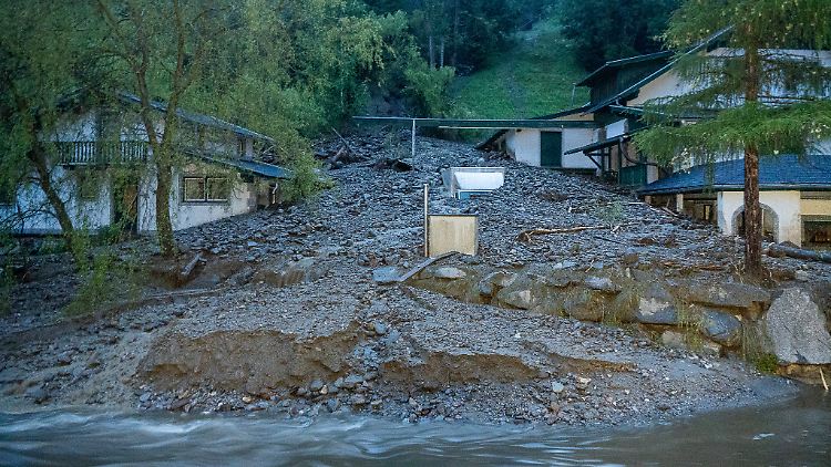 Nach einem Murenabgang in Kremsbrücke.