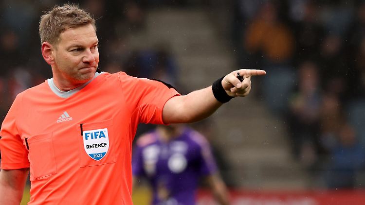 Schüttengruber pfeift seit 2010 in der österreichischen Bundesliga, seit 2014 ist er FIFA-Schiedsrichter.